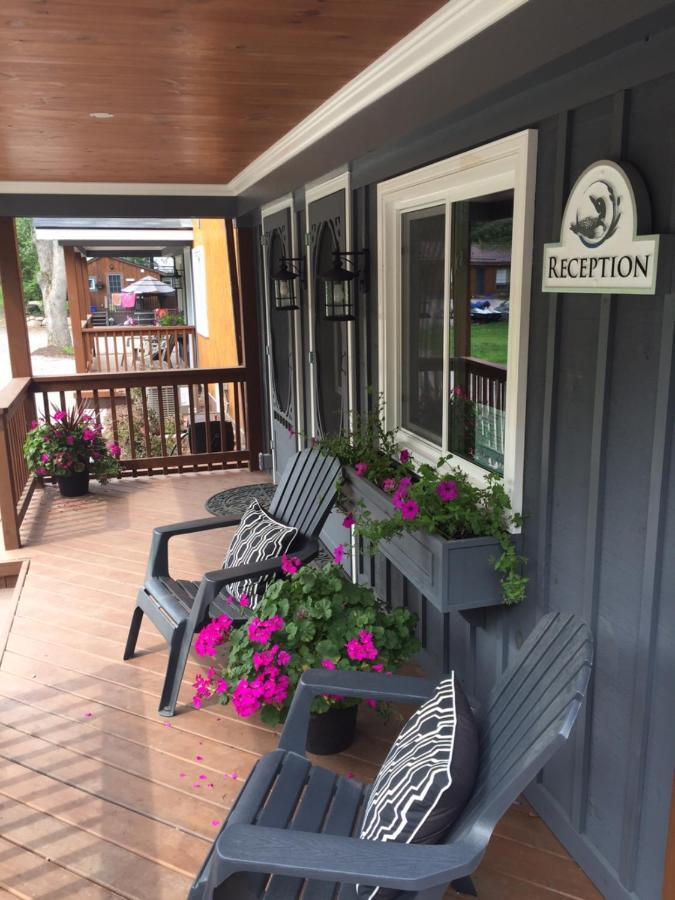 Somerset Lakeside Resort Bancroft Exterior photo